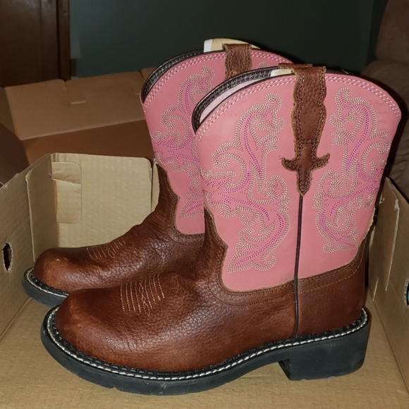 Ariat Shoes - Women's Ariat boots